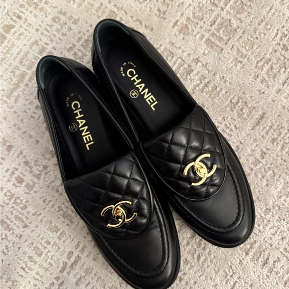 CHANEL Black Lambskin Quilted Loafers - Picture 6 of 8
